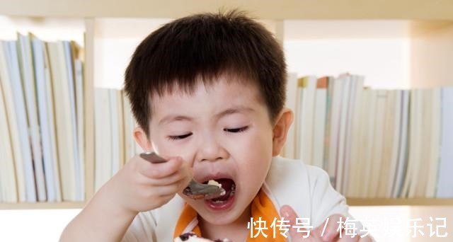 鸡内金|孩子积食严重不长个?提醒:3种食材泡水喝,养胃健脾,长高个