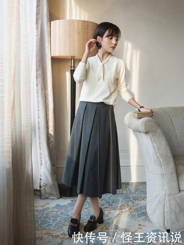 秋季穿搭,羊毛衫配百褶裙,气质减龄又优雅