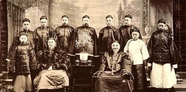 残忍|大清一顿残忍的午饭，八大将开心入座，筷子没动却人头落地