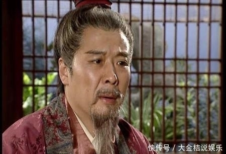 我俩|生子当如孙仲谋,天下英雄唯我俩曹操眼里,刘备孙权谁更强