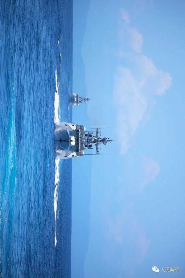框照|绝美壁纸！人民海军和大海天际线同框照