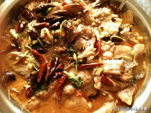 水煮鱼|家常水煮鱼的做法，鱼肉鲜香滑嫩，小孩老人都爱吃