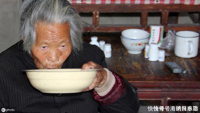 人到中年|长寿的人,早上起床爱做3件事,若占一个,恭喜可能长命百岁!