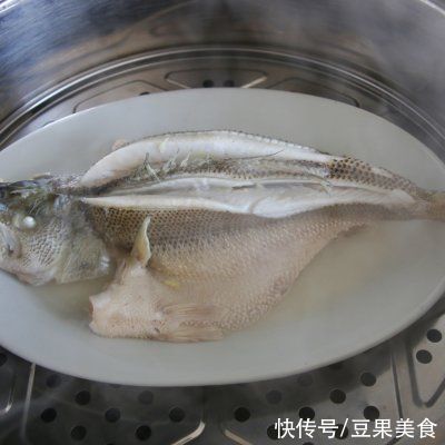 鲈鱼|#我为奥运出食力# 清蒸鲈鱼,鱼肉鲜美嫩滑的秘密
