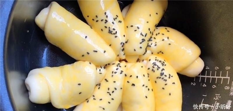 母鸡蛋|电饭锅做早餐面包的配方,比蒸馒头还香甜,学会可以做给家人吃