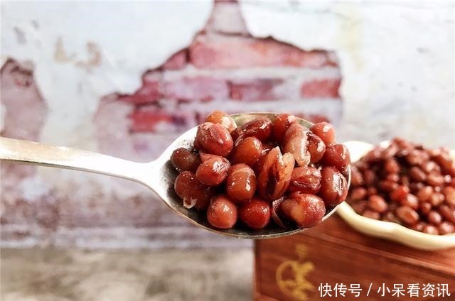 女人不想变黄脸婆，把它当零食吃，补血养颜睡眠好，找回年轻态