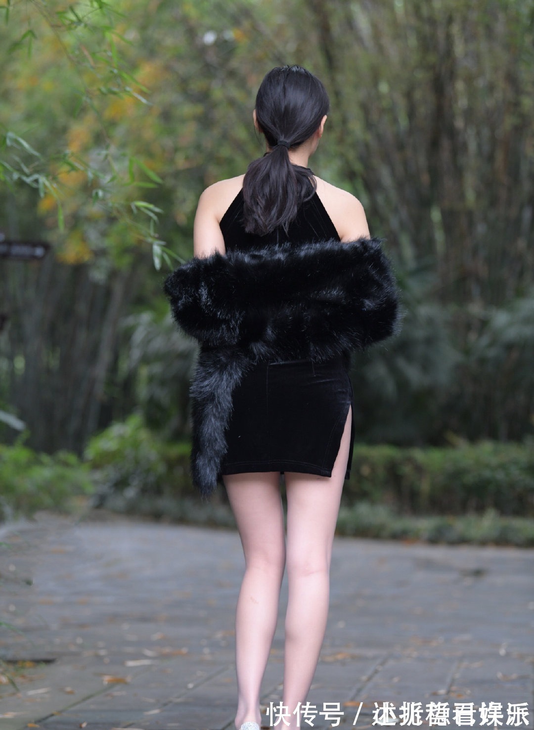 秋装 时髦女生的初秋装搭配,浅蓝色西装裙,高级感十足