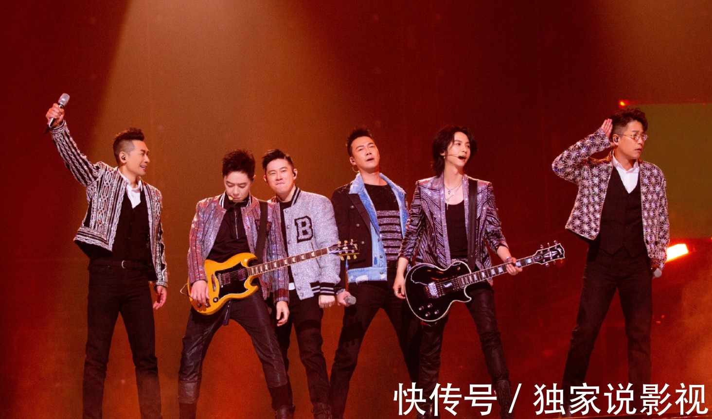 《披哥》決賽夜：陳小春奪冠，海泉卡位出局，晉鉉CP上演四角關系