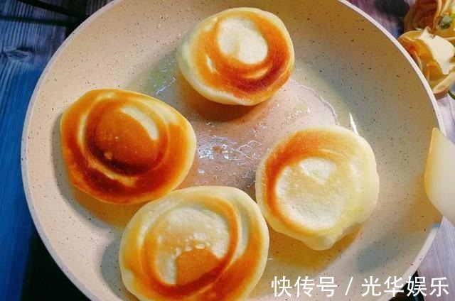 做什么蛋糕？蛋奶酥比蛋糕更容易上手，而且口味更香酥