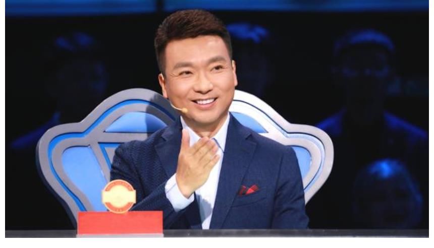 “國臉”剛強(qiáng)綜藝節(jié)目首秀鏡頭被剪光，小尼社交賬號(hào)早見端倪