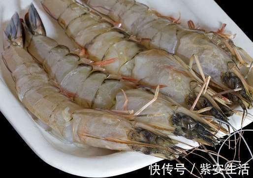 肉嫩|不管煮活虾还是冻虾,掌握3个小技巧,煮出来鲜香肉嫩无腥味