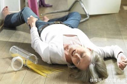 食物|血糖越低越好？错，低血糖比高血压更危险，发生低血糖吃2种食物