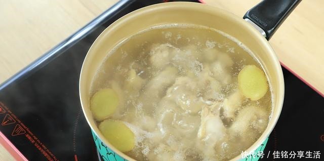 鸡汤|这几天降温了,炖上一锅红枣鸡汤,暖胃暖身更暖心