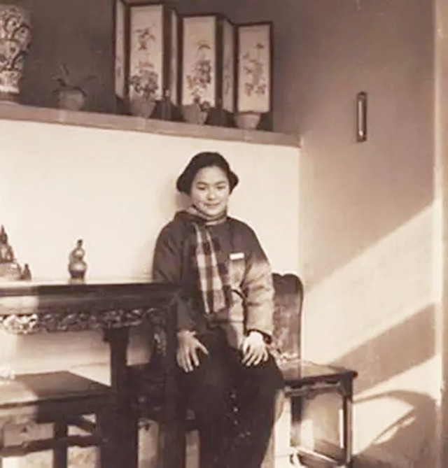 向达!钱钟书女儿为父亲作了一幅画,杨绛欣赏完捧腹大笑,笑称太形象了