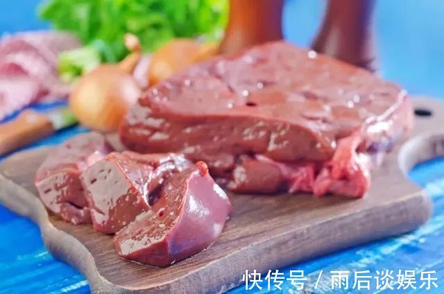 血管堵塞|高血脂不能碰牛奶吗？建议：2物还请管住嘴，益于血管健康