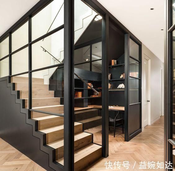玻璃|楼梯下空着,如今越来越多人都直接改成书房,不要1㎡却实用多了