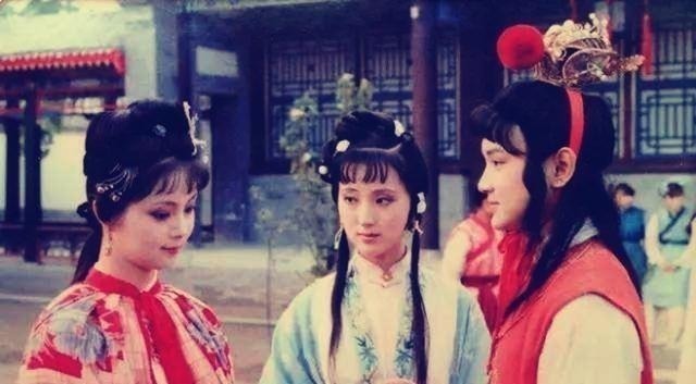 一起长大@红楼梦:王熙凤拿林黛玉开玩笑,其中暗含的信息不简单