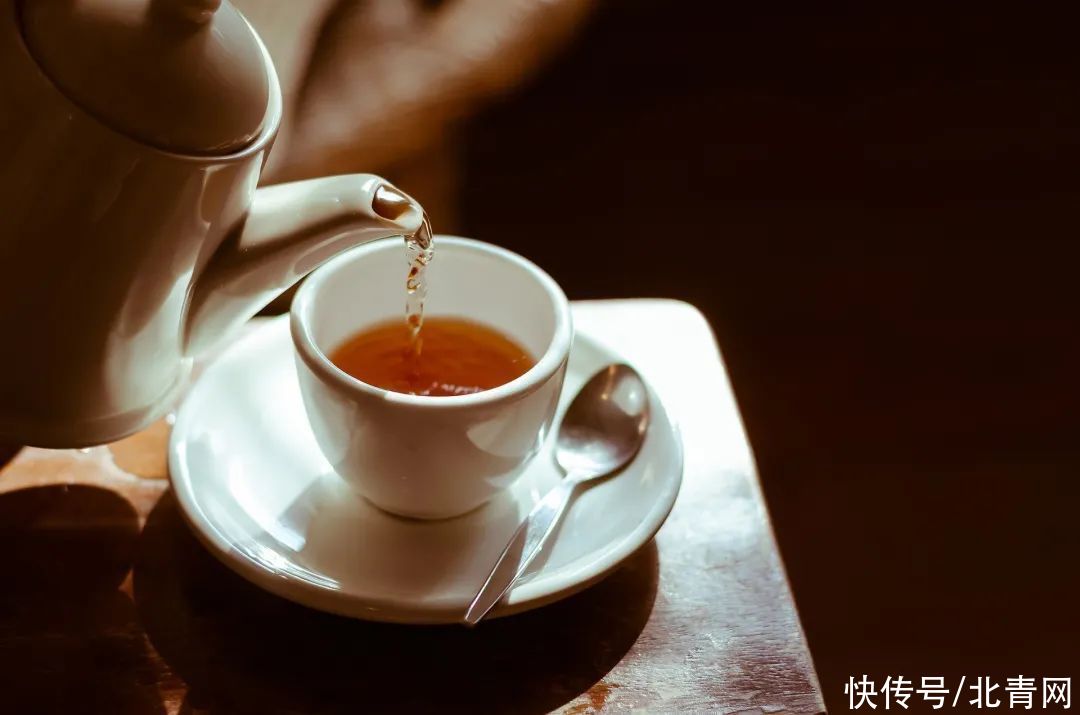 莲子心泡茶|一物“六药”，全身都是宝！清心安神，补脾止泻，搭配这4种方法效果更好