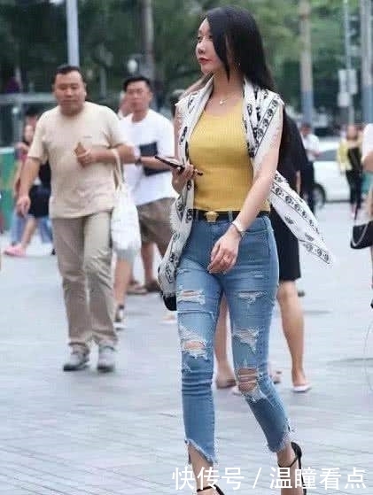 牛仔裤|牛仔裤简约而不失气质感,让你看上去格外的有魅力