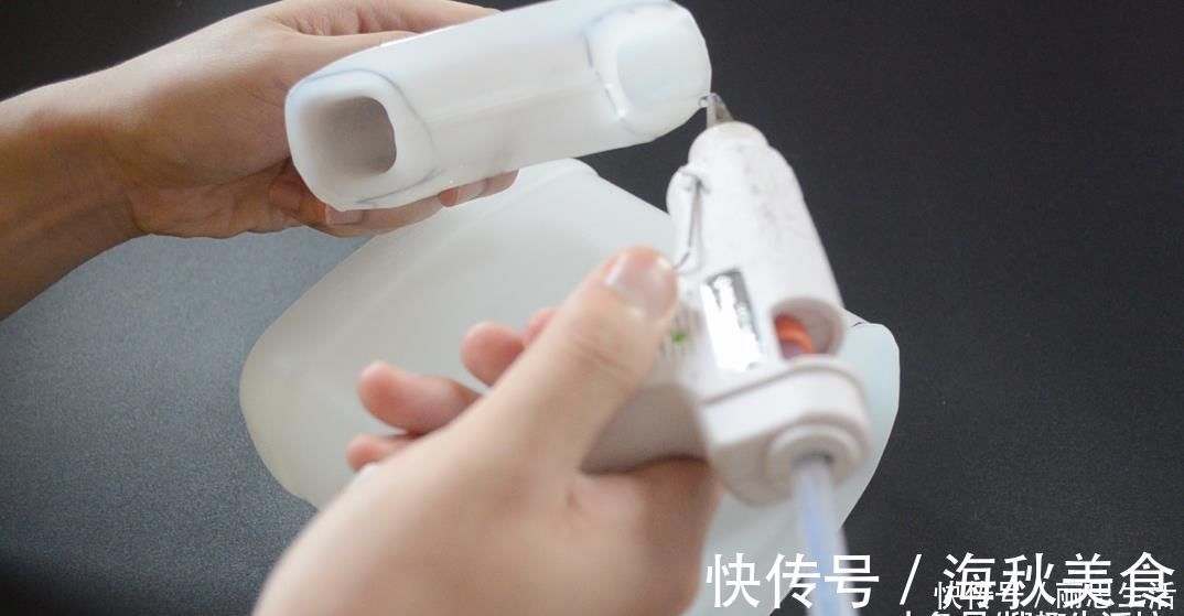 瓶子|酱油瓶子别扔了, 剪几刀放在家里有妙用, 一家人都要抢着用