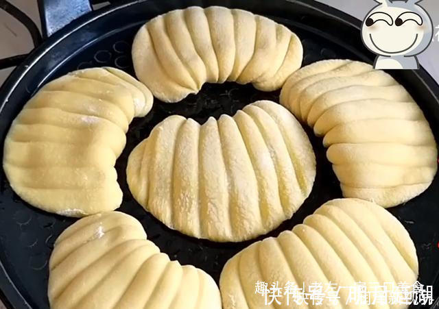 秘制|玉米面是宝,教你秘制新吃法,不蒸不煮不炸,出锅全家流口水,香