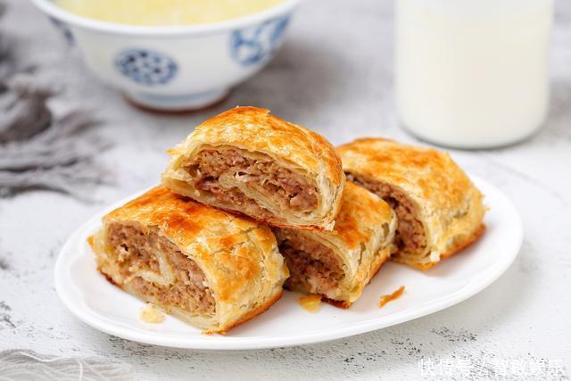 不用和面的懒人早餐饼，外皮酥脆、鲜嫩多汁，一口就让人欲罢不能