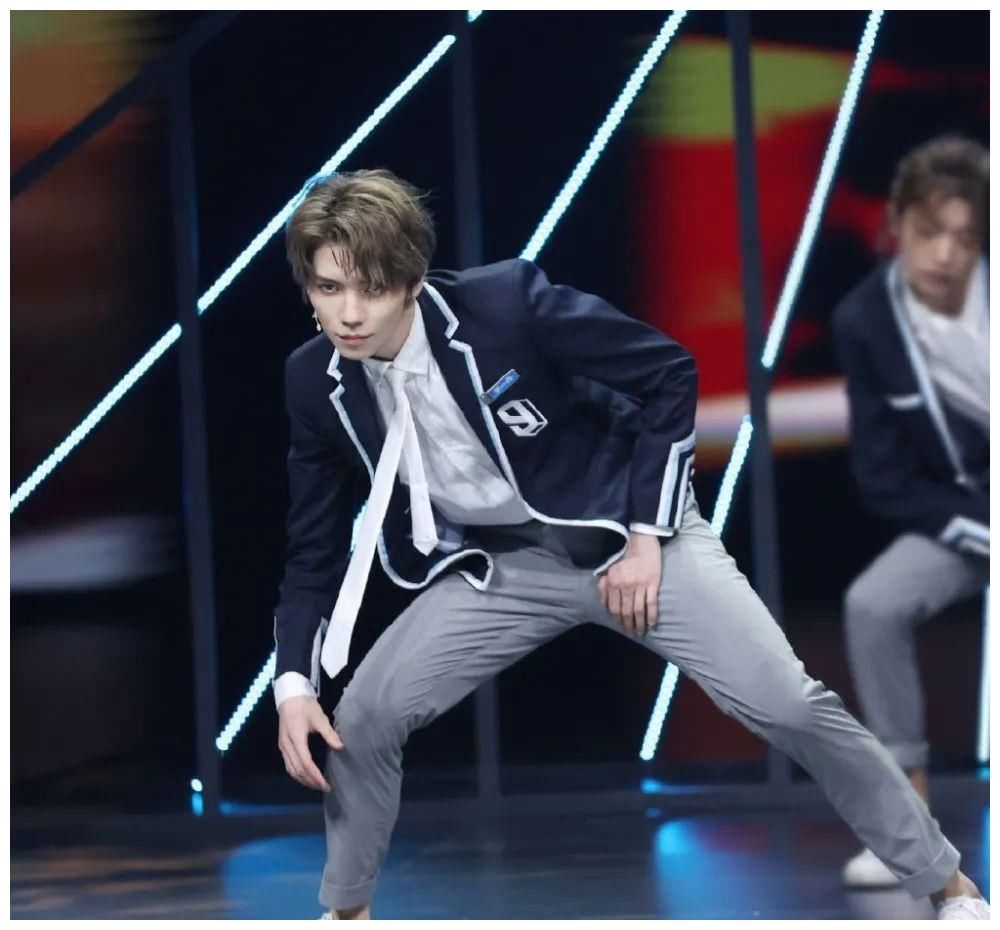 《青春有你3》余景天退赛，罗一舟或成为最大赢家