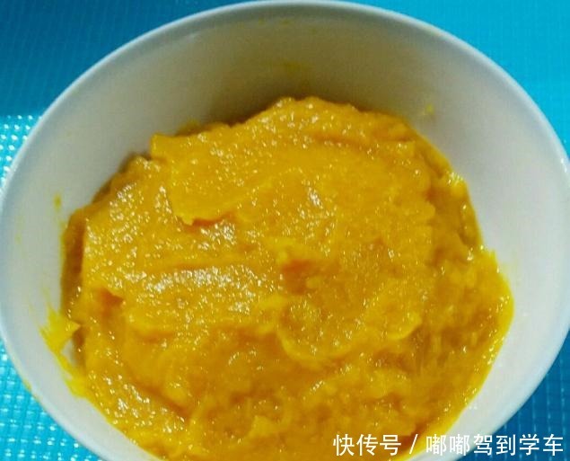 炸红薯丸子，用淀粉还是面粉都不对，厨师长教你做法，外酥里嫩