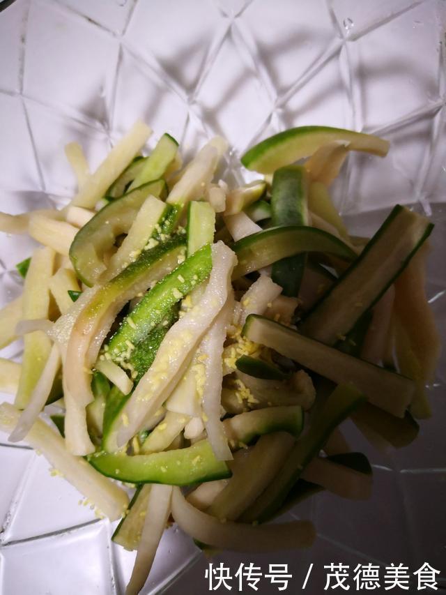 眼下最该吃的食材,2元一斤,清热润肺,这样做孩子大人抢着吃