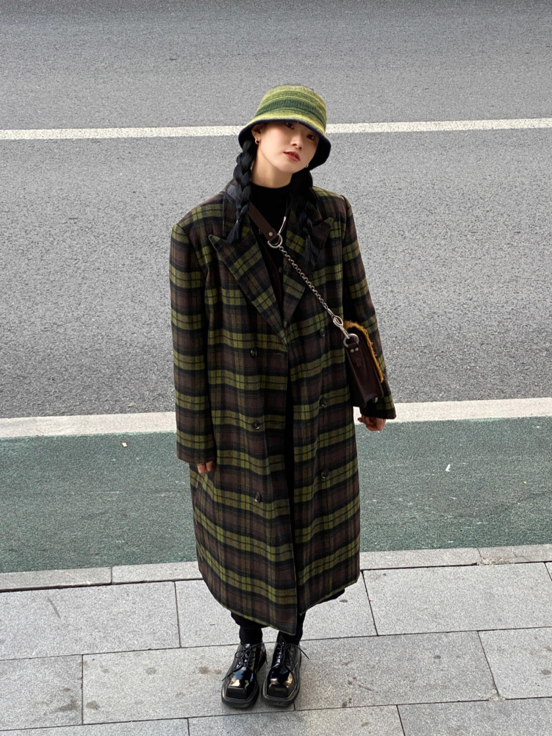 穿搭|今冬试试“针织连衣裙+大衣”的款,既有风度又有温度,绝绝子!