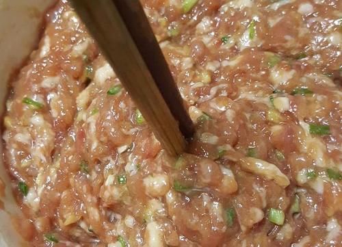 水煎包的做法,底面焦香酥脆,还有漂亮的冰花,好看又好吃