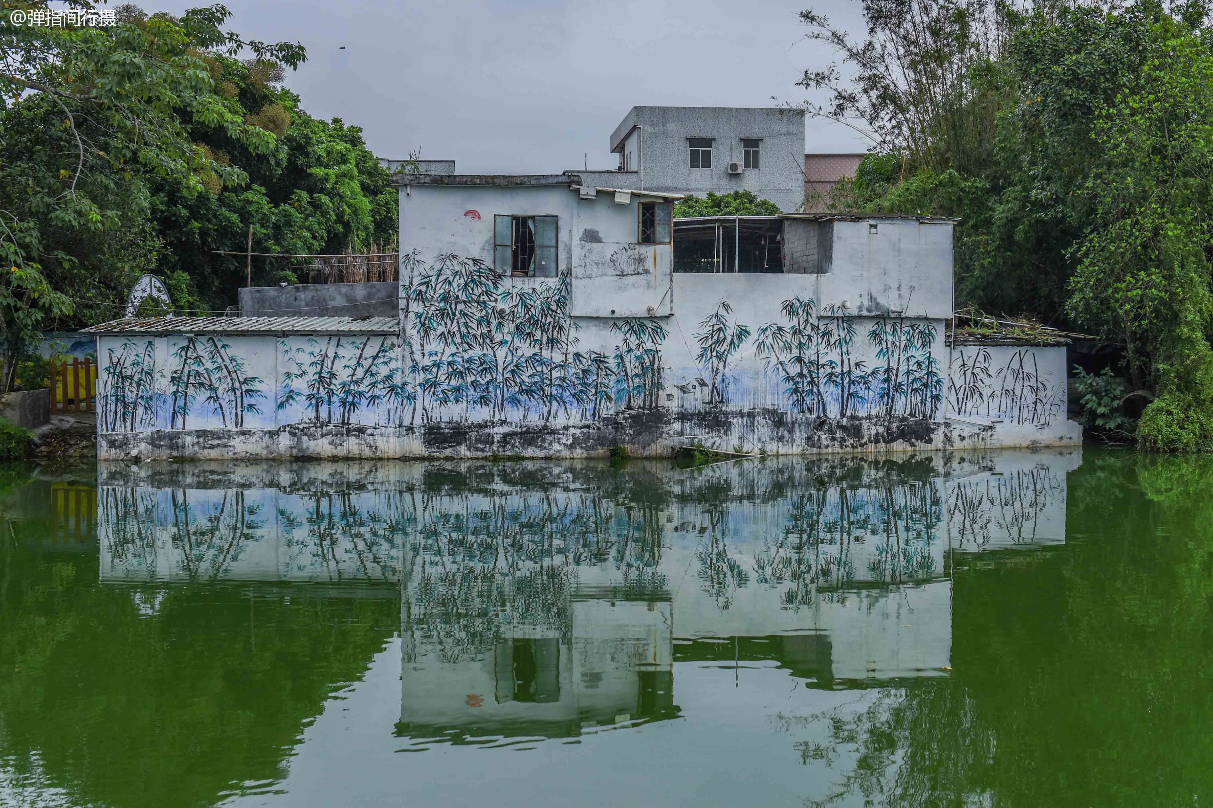 大师@绘画大师出于寒门,幼时曾撕邻居家对联画画,如今作品每平尺28万