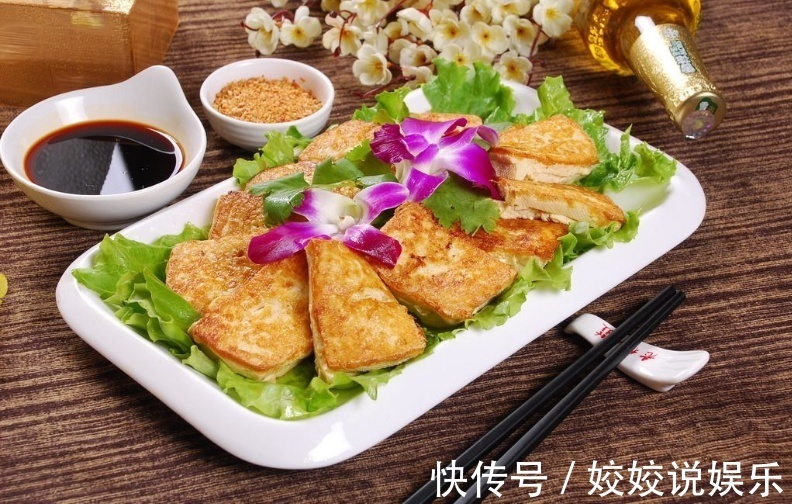 油锅|煎豆腐时，不要直接下油锅，牢记“3点”，豆腐不碎不粘锅