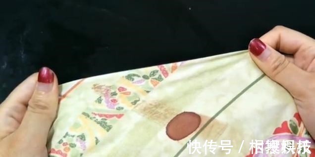 亲爱的|床单沾上血渍难清洗,只要拿它搓一搓,血渍全洗掉不留一点痕迹