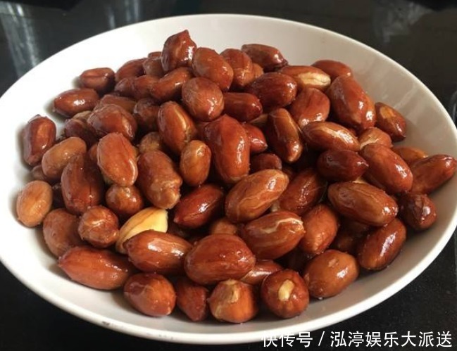 朋友|炒花生米,第一步先倒油是错的,多做1步,花生米更酥脆、不回潮