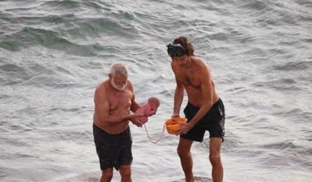 战斗民族|产妇游泳时顺便生了个娃,淡定上岸,网友:不愧是战斗民族