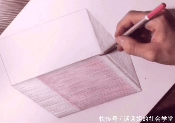  生画|美术生画5万块，开头连“尺寸”都不对，画纸裁掉后，疯狂打脸