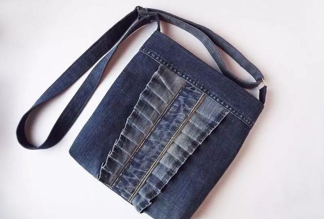diy 一条旧牛仔衣裤,就能改造出女生喜欢的包包,以后都不舍得扔了