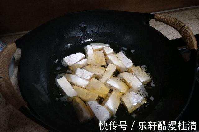 反沙芋头|教你在家做反沙芋头,外皮酥脆,软糯香甜,吃起来还不腻