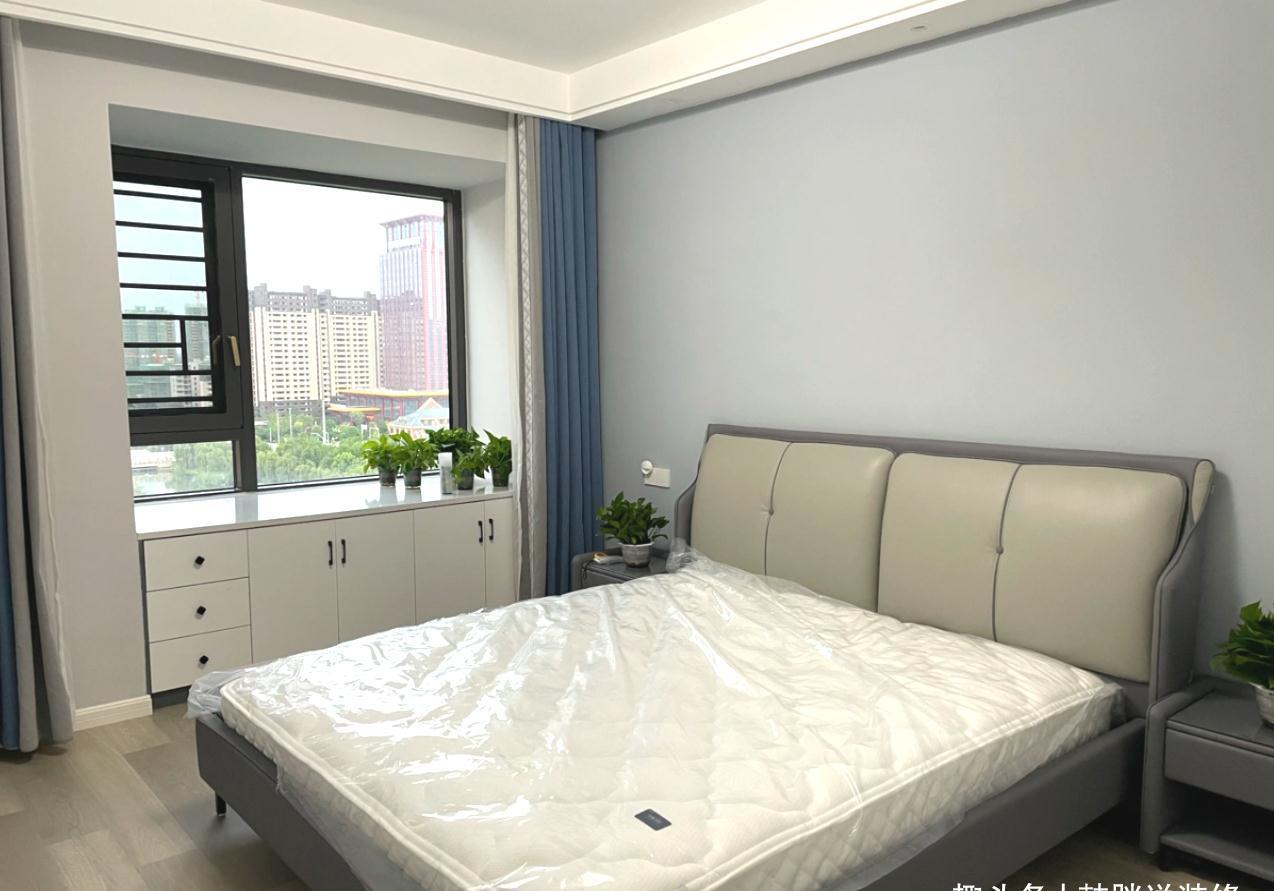 主卧室|120㎡简约新房,软硬装+家具电器共18万,无玄关照样时尚又大气