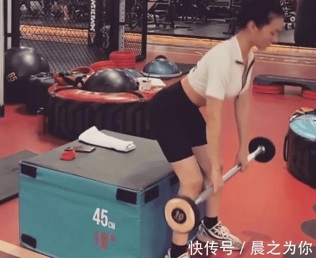 锻炼|越南健身女孩,凸显迷人腰臀比,运动或是塑形的关键