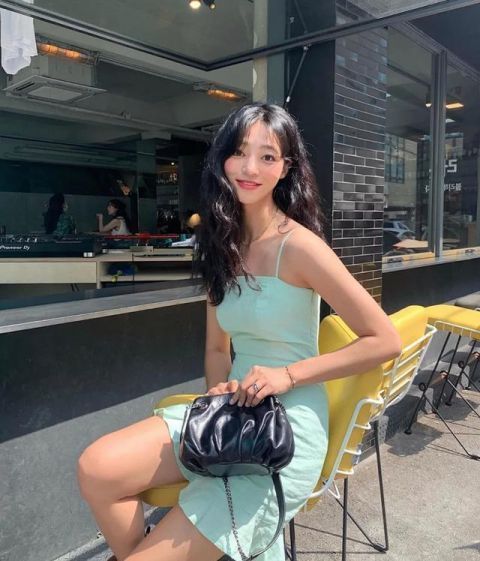 别再背烂大街的包了,今夏巨火的包包长这样