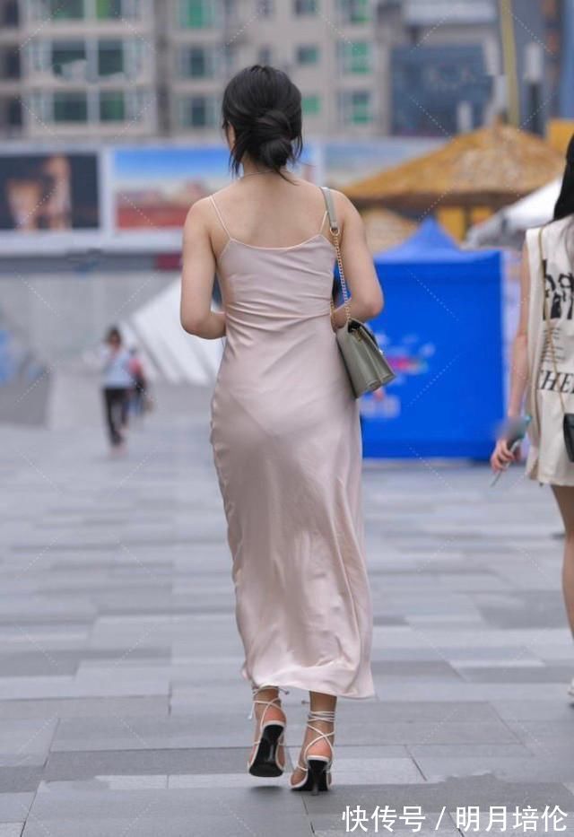 靓妹|珍珠白裹身裙轻松美的出众,靓妹用耳机线做成裹脚鞋可真有一套