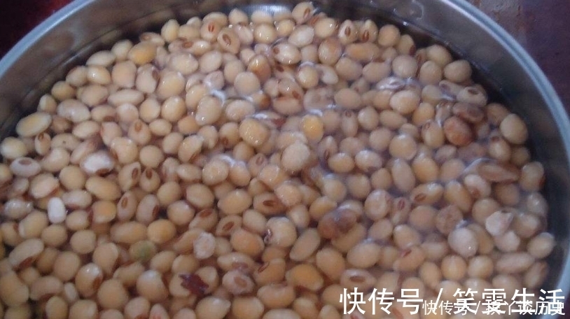 做豆浆，浸泡8小时和用水煮都不对，大厨教你一招，香浓细腻不腥