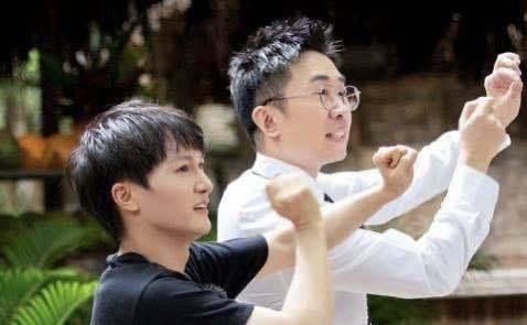 |从天籁男声到沙雕段子手，周深到底经历了什么