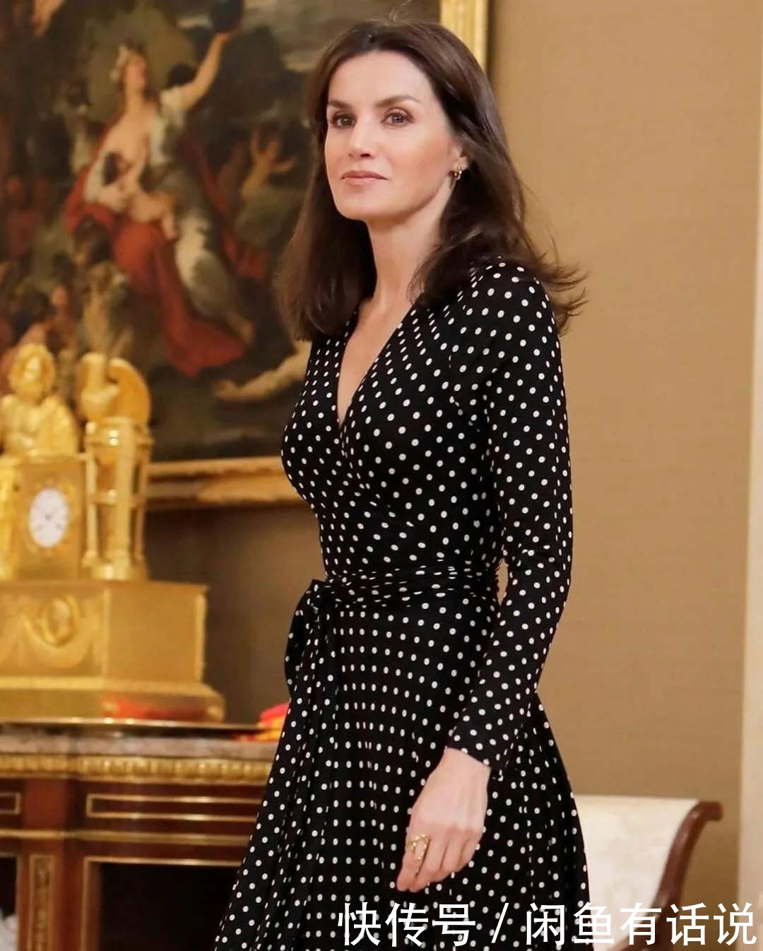 裙子|西班牙王后穿裙子是教科书级别,妈妈辈学她这么穿,显气质又高级