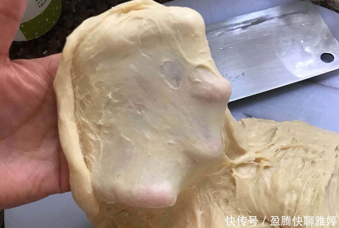 筋度|做面包时,不用烤箱,多加一步就能快速揉出膜,蒸好的面包松软拉