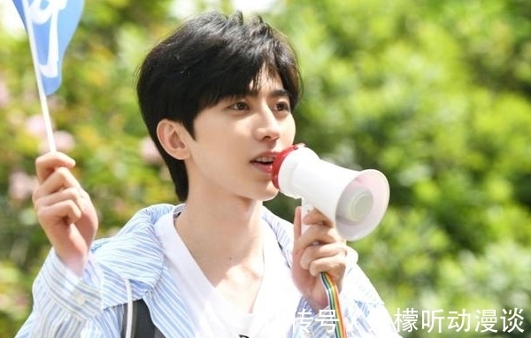 偶像練習生|《偶練》結束4年,蔡徐坤對王嘉爾稱呼都變了,忘了對前輩的尊重