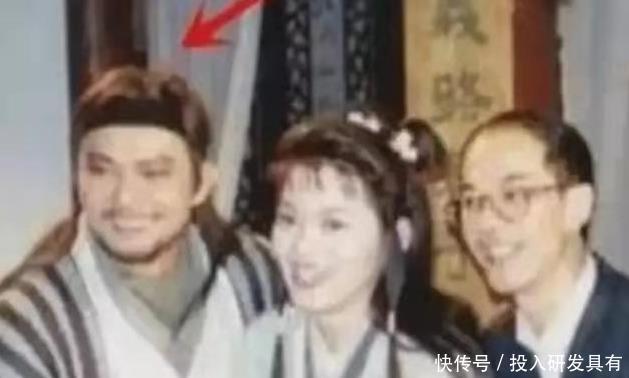版本的乔峰|83版的乔峰为什么总戴帽子?黄日华摘下帽子后,网友笑出猪叫声