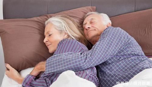 长寿|过了60岁，要想被长寿青睐，必须戒掉这件事，不是烟酒也不是熬夜